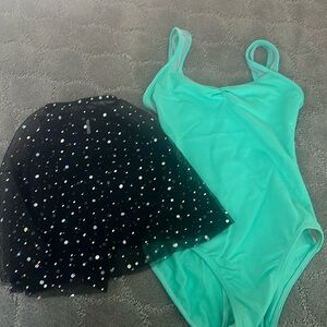 Like new girls so danca leitard with ballet skirt, size m1